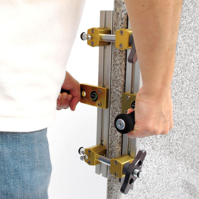 aj-128-15 aqua-jaw-carry-vise-in-use-1-1562618616647.jpg